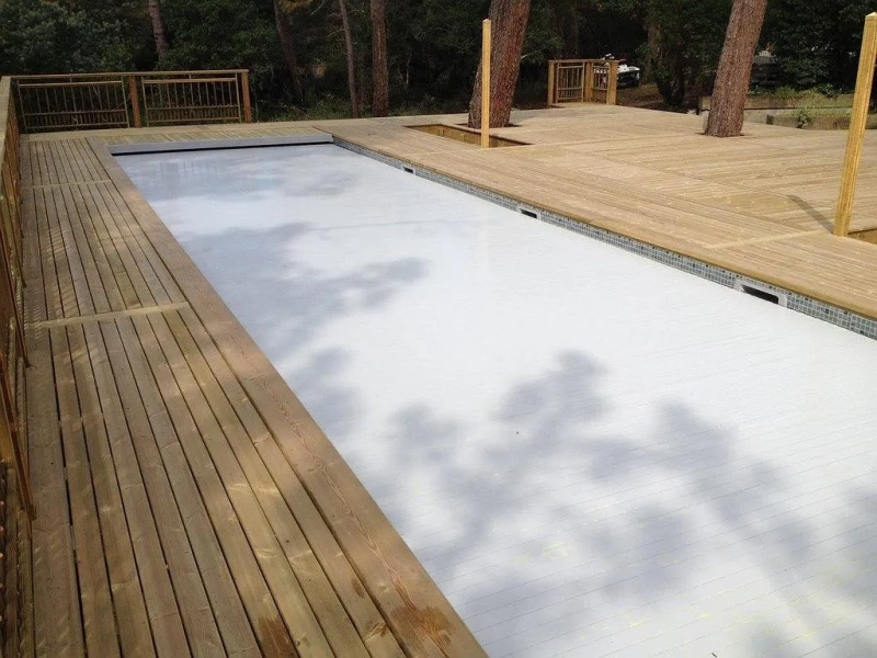 Volet roulant de piscine à Pessac : pose et remplacement
